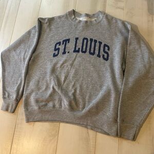 College sweatshirt
Grey
 navy blue lettering